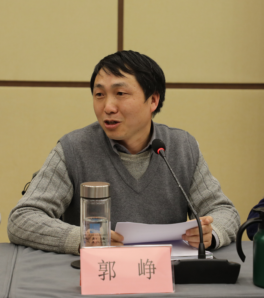 郭峥_副本.jpg