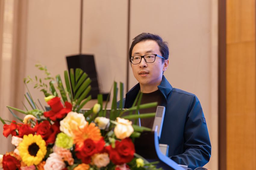 1762498919546843.jpg 董亦楠_副本.jpg